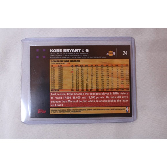 Kobe Bryant Topps Chrome #24 - Picture 2 of 2